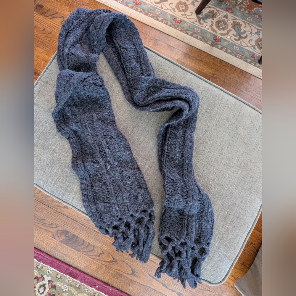 NWT Juicy Couture Dark Gray/Charcoal Cable Knit Scarf - Picture 5 of 8
